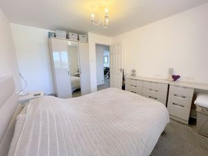 Campernell Close- click for photo gallery
